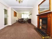 Flat to rent in Beech Lawns, North Finchley N12