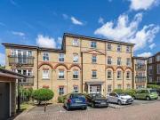 Flat to rent in Belvedere Place, London SW2