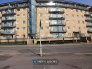 Flat to rent in Berberis House, Feltham TW13
