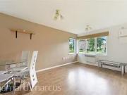 Flat to rent in Blackburn Way, Hounslow TW4