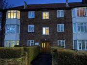 Flat to rent in Brook Court, Brook Avenue, Edgware HA8