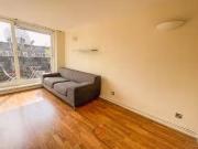 Flat to rent in Burlington Close, Burlington Close,...