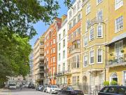 Flat to rent in Cadogan Place, London SW1X