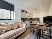 Flat to rent in Caversham Road, Kentish Town NW5