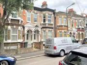 Flat to rent in Cedars Avenue, Walthamstow, London E17