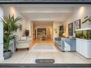 Flat to rent in Cedars Road, Hampton Wick, Kingston Upon...