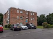 Flat to rent in Charles Avenue, Chichester PO19