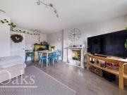 Flat to rent in Chatsworth Road, Croydon CR0