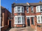 Flat to rent in Chingford Avenue, London E4