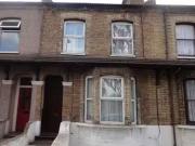Flat to rent in Chobham Road, London E15