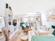 Flat to rent in Church Court, Richmond TW9