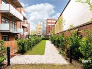 Flat to rent in Clockhouse Avenue, Barking IG11