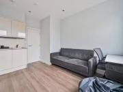 Flat to rent in Commercial Road, Shoreditch, London E1
