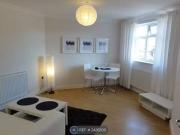 Flat to rent in Commonside East, Mitcham CR4