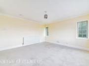 Flat to rent in Cross Road, Croydon CR0