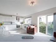 Flat to rent in Daytone House, Raynes Park SW20