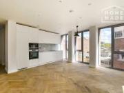 Flat to rent in Downs Road, London E5