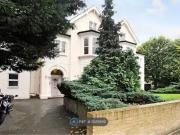 Flat to rent in Earlsfield Road, London SW18