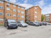 Flat to rent in Eastern Avenue, Ilford IG2 Flat to rent in Eastern Avenue, Ilford IG2