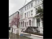 Flat to rent in Elgin Crescent, London W11