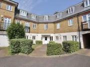 Flat to rent in Elizabeth Gardens, Isleworth TW7