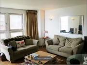 Flat to rent in Fairmont Avenue, London E14