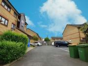 Flat to rent in Falmouth Street, Stratford E15