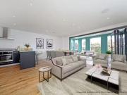 Flat to rent in Farm Yard, Windsor SL4