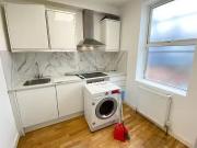 Flat to rent in Finchley Road, Childs Hill, London NW2