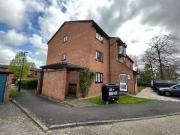 Flat to rent in Firbank Close, Enfield, London EN2