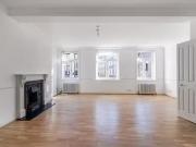 Flat to rent in Fouberts Place, London W1F