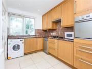 Flat to rent in Garlands House, Carlton Hill NW8