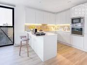 Flat to rent in George Street, Croydon CR0