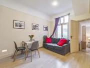 Flat to rent in George Street, Marylebone, London W1H