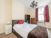 Flat to rent in Gloucester Terrace, Lancaster Gate,...