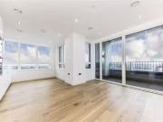 Flat to rent in Grant Road, London SW11
