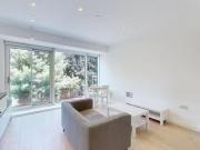 Flat to rent in Great West Road, Brentford TW8