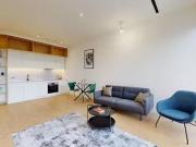 Flat to rent in Great West Road, Brentford TW8