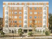 Flat to rent in Grove End Road, London NW8
