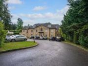Flat to rent in Hanover Court, Haymeads Drive, Esher,...