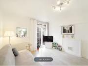 Flat to rent in Hawkshead, London NW1