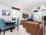 Flat to rent in Hayes Grove, London SE22
