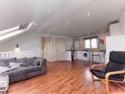Flat to rent in Heathview Road, Thornton Heath CR7