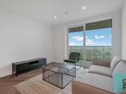 Flat to rent in Henshaw Parade, London NW9