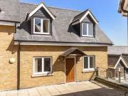 Flat to rent in High Street, Hoddesdon EN11