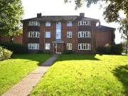 Flat to rent in High Street, West Wickham BR4
