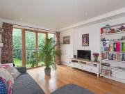 Flat to rent in Houghton Square, London SW9