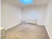Flat to rent in Hounslow, Hounslow TW3