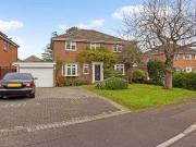 Flat to rent in Illingworth, Windsor SL4