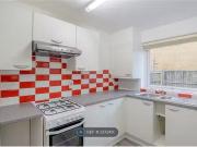 Flat to rent in Kenley Close, New Barnet EN4